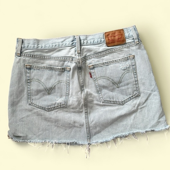 Levi’s Denim Mini Skirt - Picture 2 of 9